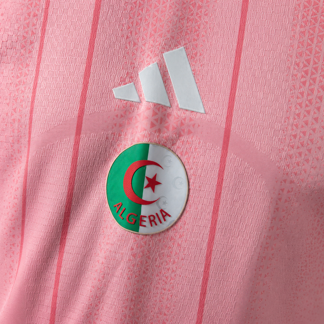 قميص منتخب الجزائر 2026 | كأس العالم 2026 | نسخة اللاعبين
